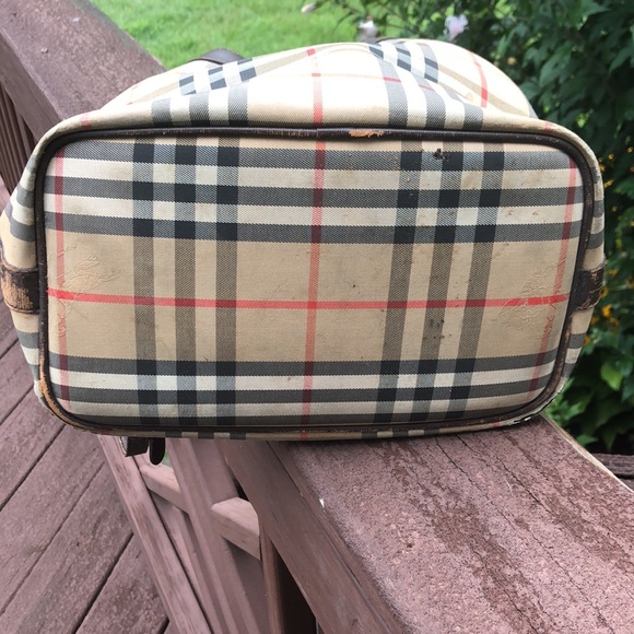 HP🎉Burberry Drawstring Bag🎊 10/21🎉 - Picture 7 of 16